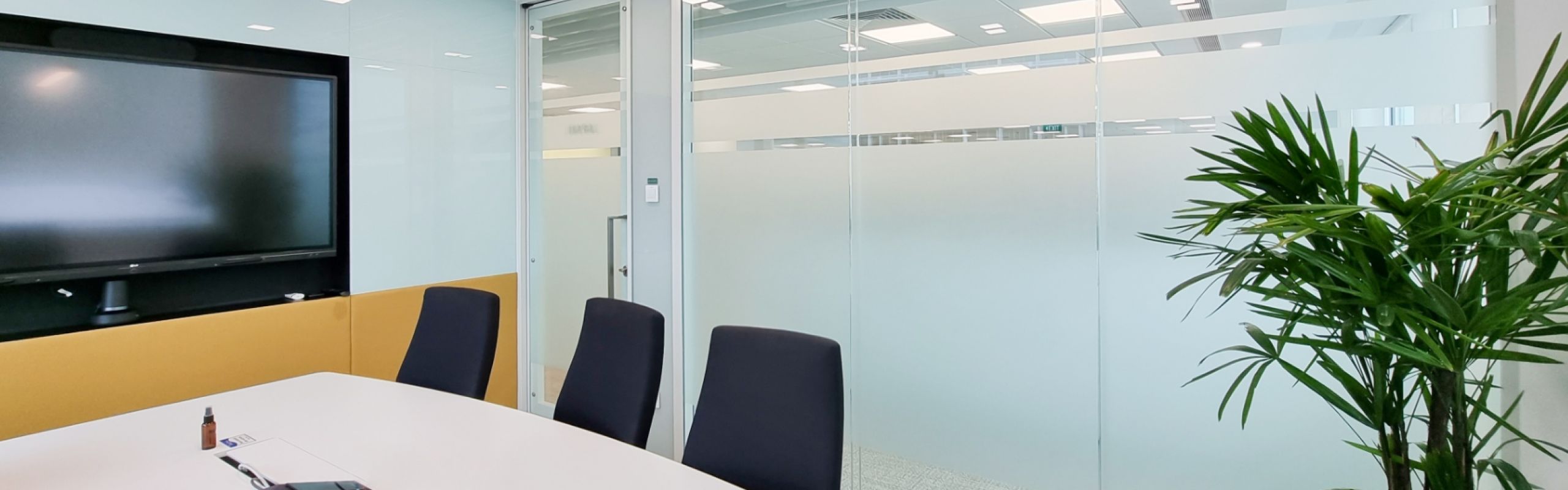 Brighten Up Your Office Space With Glass Partitions