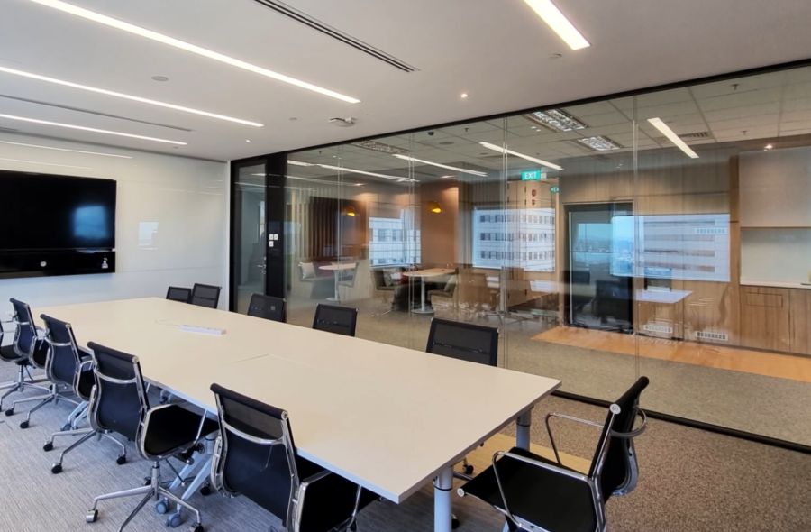 Create an Open and Fluid Workspace With Glass Partitions