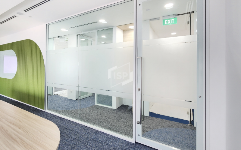 Professional Workspace with COMO Glass Partitions and Doors